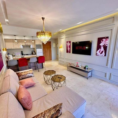 Appartement Luxueux Avec Piscine 10 Minutes Du Centre Ville マラケシュ エクステリア 写真