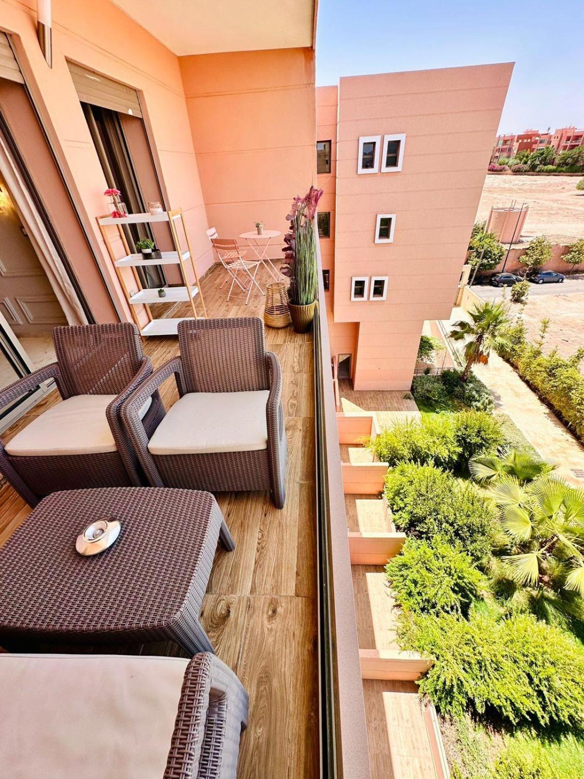 Appartement Luxueux Avec Piscine 10 Minutes Du Centre Ville マラケシュ エクステリア 写真