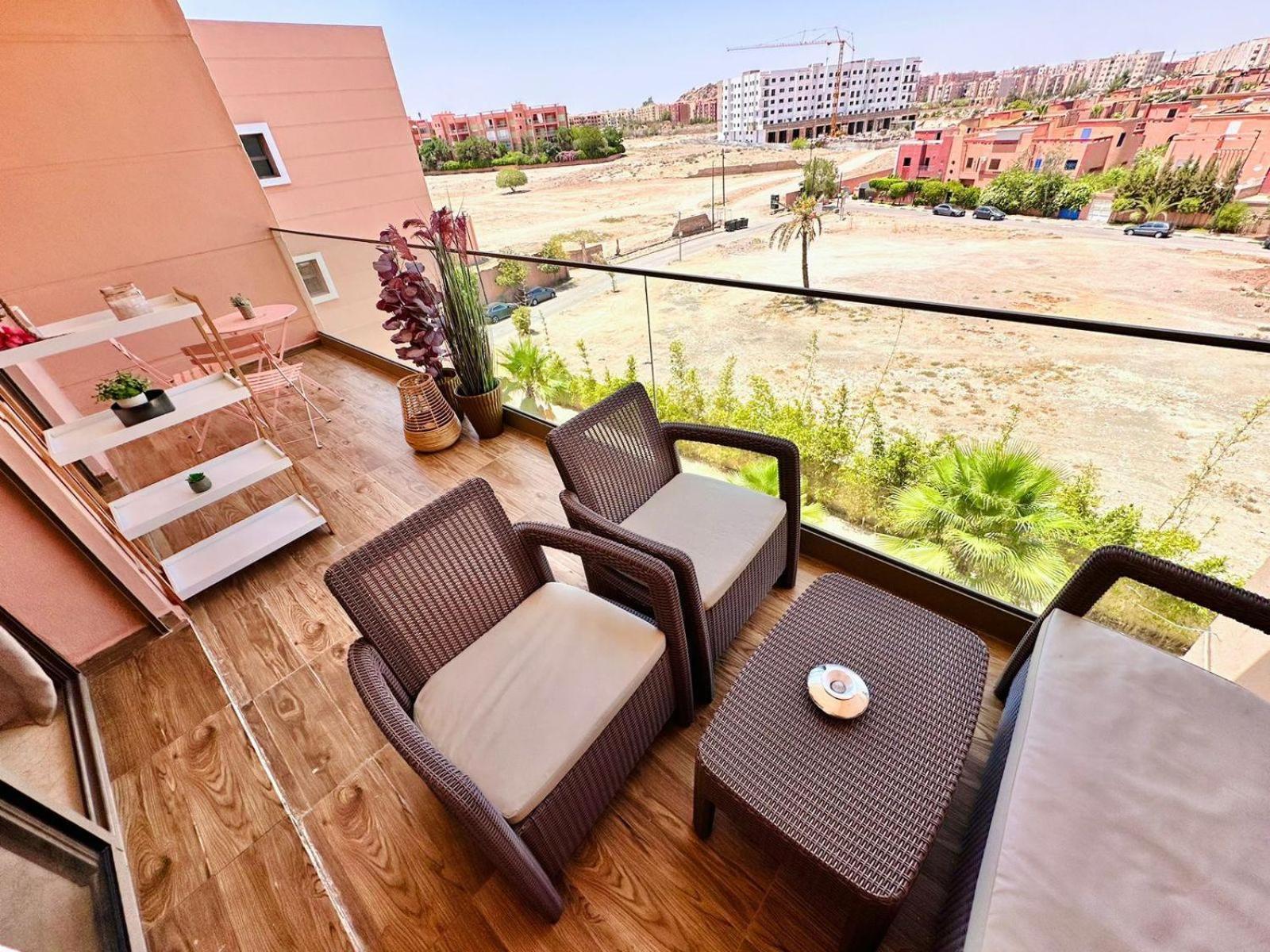 Appartement Luxueux Avec Piscine 10 Minutes Du Centre Ville マラケシュ エクステリア 写真