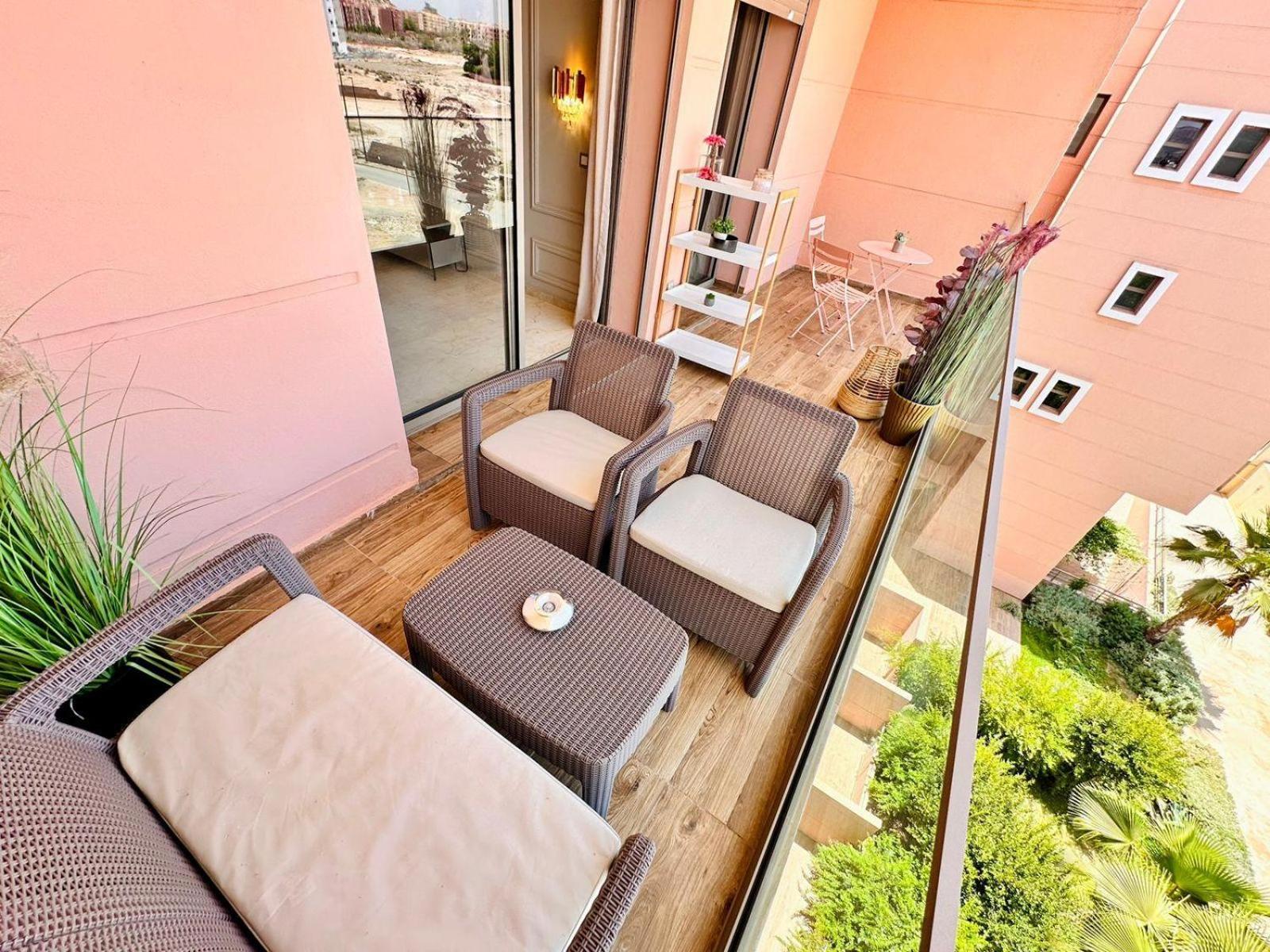 Appartement Luxueux Avec Piscine 10 Minutes Du Centre Ville マラケシュ エクステリア 写真